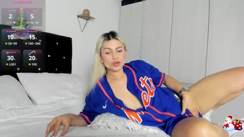 Snapshot of _cereza_ chatting on 01/10/26, 12:12 Bella online show from 01/10/26, 12:12