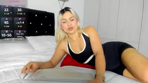 Snapshot of _cereza_ chatting on 01/31/26, 10:41 Bella online show from 01/31/26, 10:41