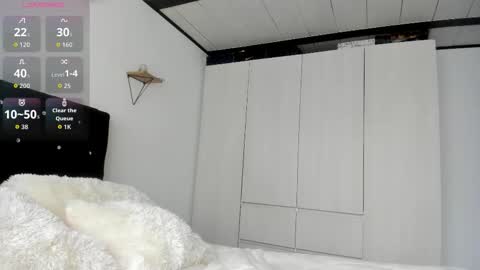 Snapshot of _cereza_ chatting on 02/25/26, 09:24 Bella online show from 02/25/26, 09:24