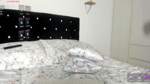 Snapshot of _cereza_ chatting on 05/13/26, 08:38 Bella online show from 05/13/26, 08:38