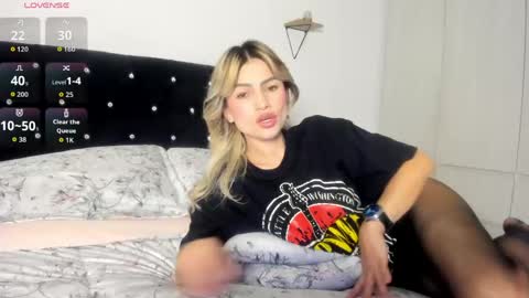 Snapshot of _cereza_ chatting on 06/03/26, 09:20 Bella online show from 06/03/26, 09:20