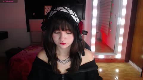 _charlotte_collins_ online show from 12/14/25, 01:49