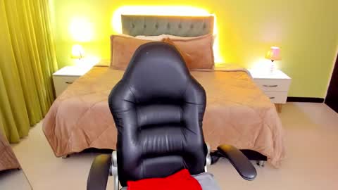 Charlote online show from 09/13/25, 09:25