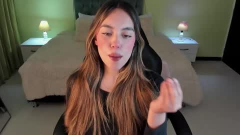 Charlote online show from 02/25/26, 10:41