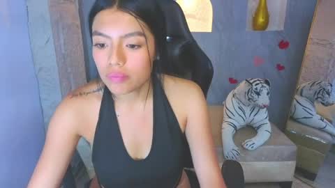 _charlottee_b online show from 05/27/26, 01:57