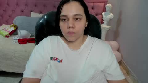 Snapshot of _chelsea_24 chatting on 05/29/26, 05:49 _chelsea_24 online show from 05/29/26, 05:49