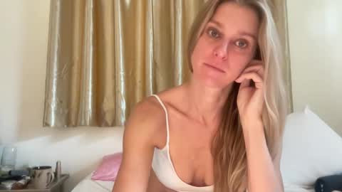 Chelsea xo online show from 12/11/24, 08:18