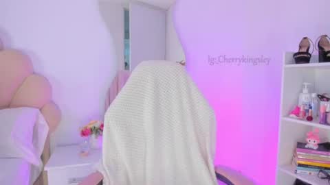 Snapshot of _cherrykingsley1 chatting on 06/13/26, 06:33 Cherrykingsley online show from 06/13/26, 06:33