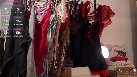 Snapshot of _cindy_rella_ chatting on 12/17/25, 04:35 _cindy_rella_ online show from 12/17/25, 04:35