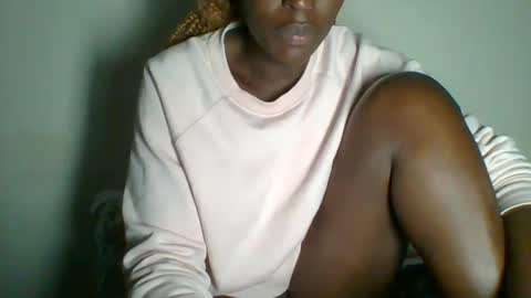 clara online show from 02/08/25, 03:21