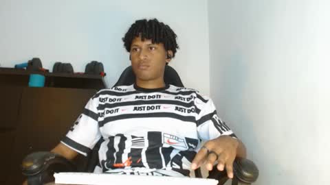 _cockpromise_ online show from 10/23/25, 07:01