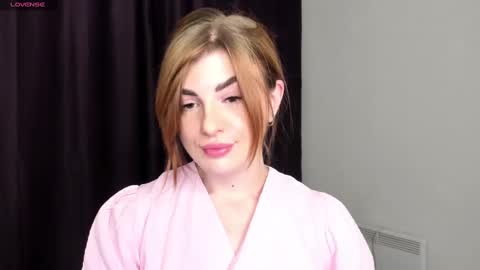 Snapshot of _comefeelme_ chatting on 01/24/25, 04:28 D online show from 01/24/25, 04:28