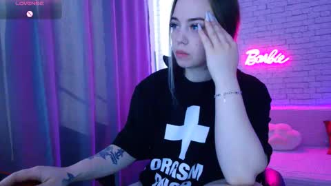 Nica online show from 09/26/25, 05:44