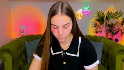 Erika online show from 11/18/25, 01:15