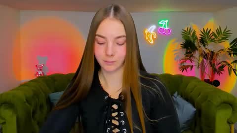 Erika online show from 11/21/25, 01:21