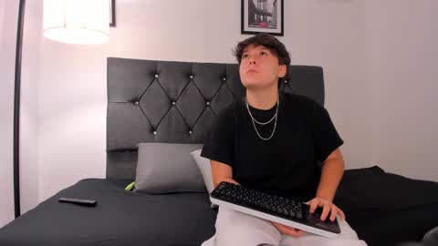 Snapshot of _daarcy chatting on 01/08/26, 12:40 Darcy online show from 01/08/26, 12:40