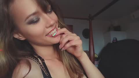 DemiDee online show from 12/27/24, 08:35