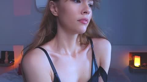 DemiDee online show from 12/31/24, 09:31