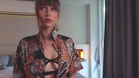 DemiDee online show from 01/24/25, 10:00