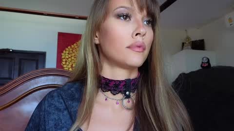 DemiDee online show from 03/04/25, 08:35