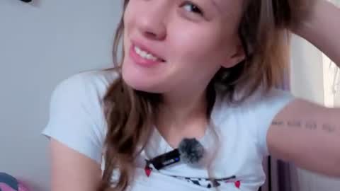 Snapshot of _demi_dee_ chatting on 07/04/26, 04:40 DemiDee online show from 07/04/26, 04:40