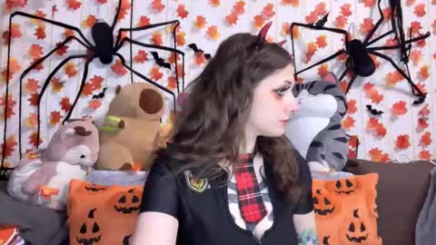 Kate online show from 09/30/25, 05:18