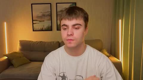 Snapshot of _dream_boys_ chatting on 10/28/25, 08:51 _dream_boys_ online show from 10/28/25, 08:51