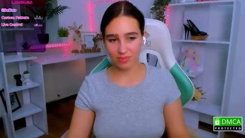 Lizzy  online show from 11/25/25, 10:43