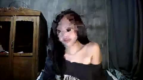 Snapshot of _ellevivien chatting on 07/18/26, 12:20 Elle online show from 07/18/26, 12:20