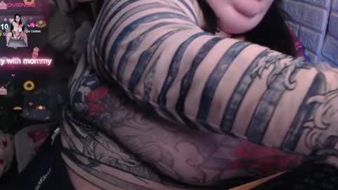 LIsa online show from 11/22/25, 01:43