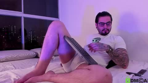  -         online show from 04/06/26, 01:03