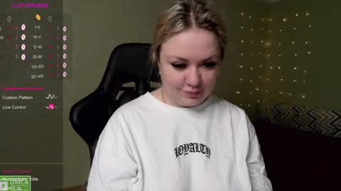 chloue and Gretta online show from 12/21/24, 05:14