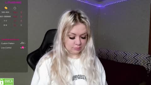 chloue and Gretta online show from 12/22/24, 02:39