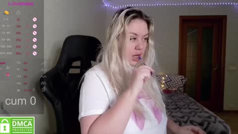 chloue and Gretta online show from 02/09/25, 04:14