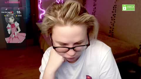 chloue and Gretta online show from 02/09/25, 06:47