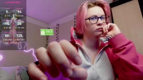 chloue and Gretta online show from 02/16/25, 06:54