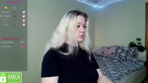 chloue and Gretta online show from 03/10/25, 04:38