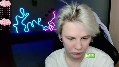 chloue and Gretta online show from 11/11/25, 08:31