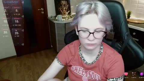 chloue and Gretta online show from 07/12/26, 06:21