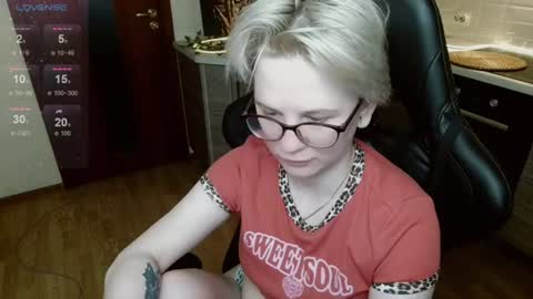 chloue and Gretta online show from 07/18/26, 08:34