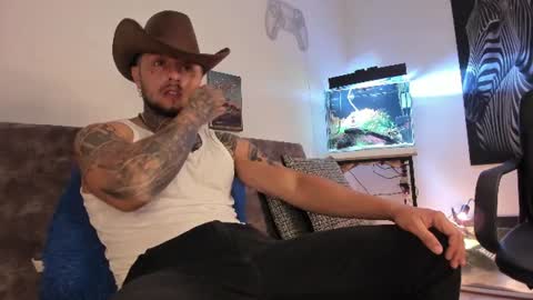 Snapshot of _emilio_escobar chatting on 07/21/26, 10:06 Emilio online show from 07/21/26, 10:06