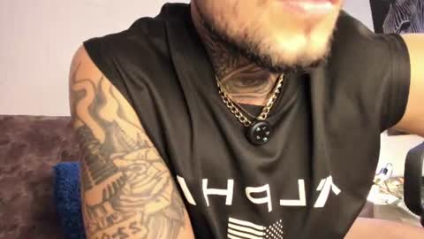 Snapshot of _emilio_escobar chatting on 07/25/26, 10:24 Emilio online show from 07/25/26, 10:24