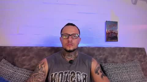 Snapshot of _emilio_escobar chatting on 07/30/26, 06:23 Emilio online show from 07/30/26, 06:23