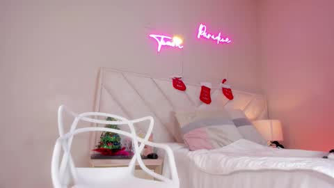 Hi Im Emily online show from 12/14/25, 12:43