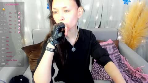 _emily__strike_ online show from 12/30/24, 09:37