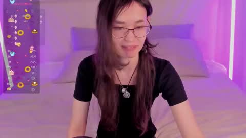 _emily__strike_ online show from 12/01/25, 10:09