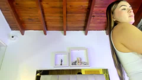 Isabella online show from 02/13/25, 12:11