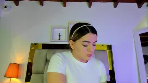 Isabella online show from 03/06/25, 12:09