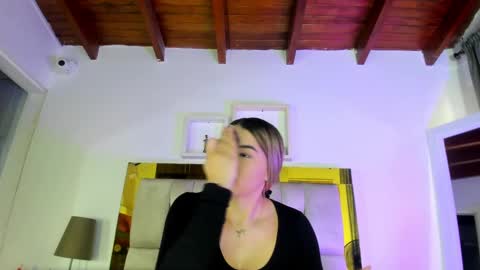 Isabella online show from 03/08/25, 12:09