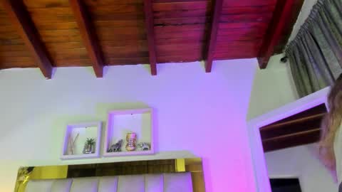 Isabella online show from 11/25/25, 12:05